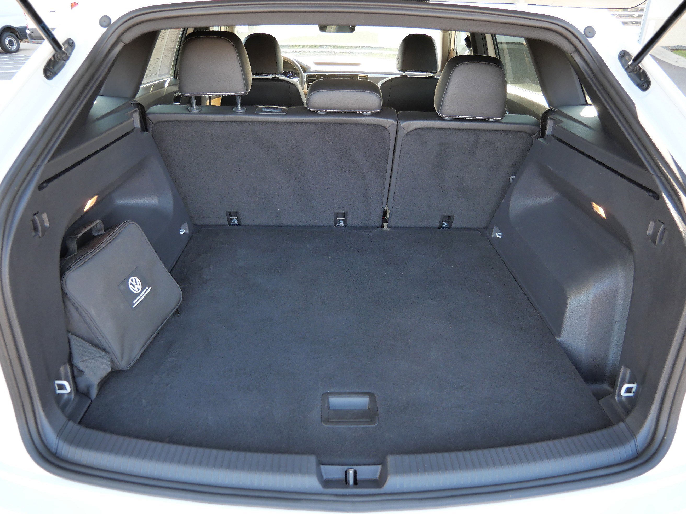 Certified 2022 Volkswagen Atlas Cross Sport SE image 18