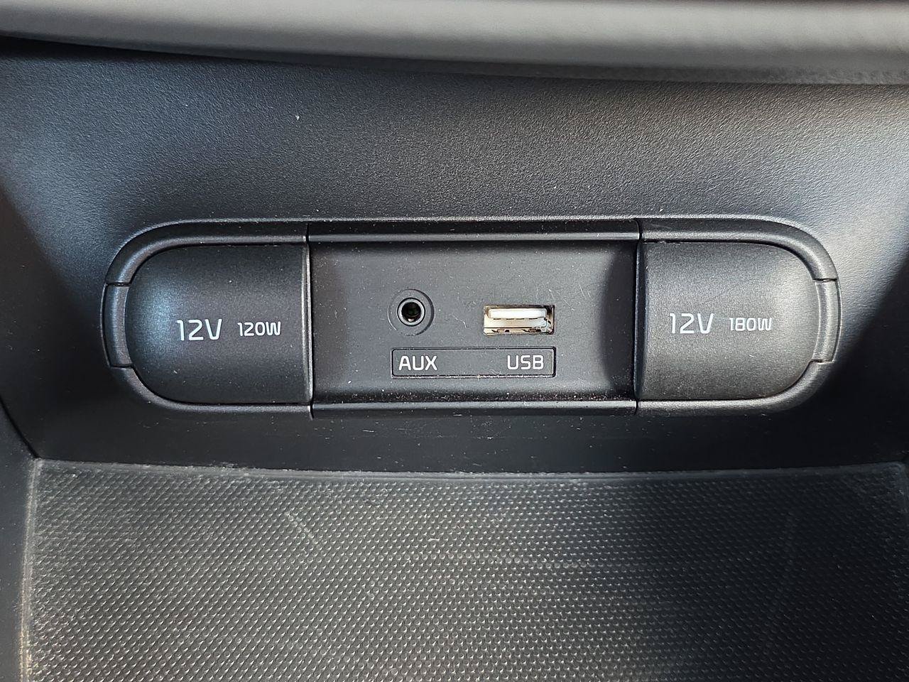 Used 2016 Kia Soul + FWD image 25