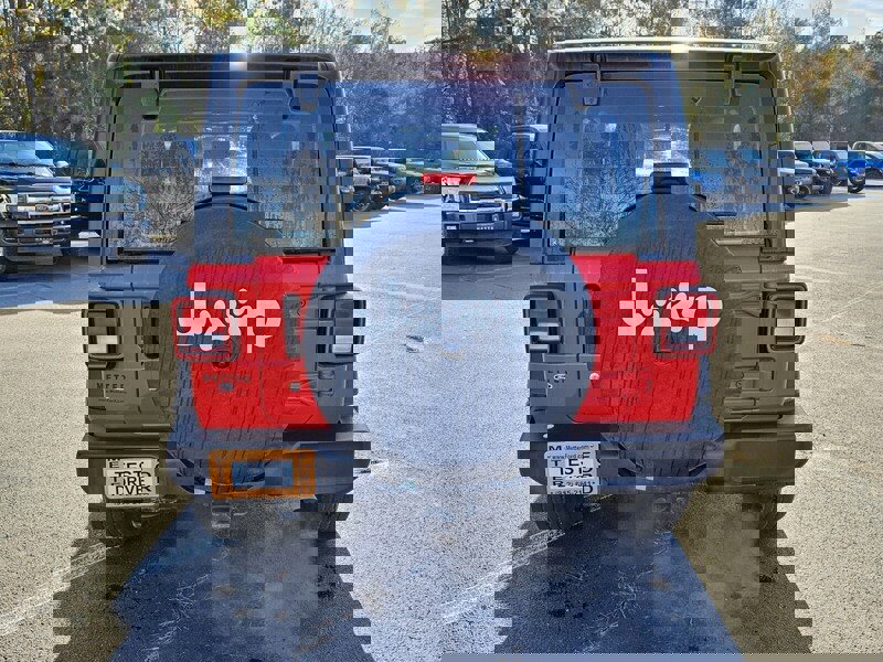 Used 2022 Jeep Wrangler Sport image 8