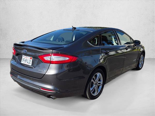 Used 2016 Ford Fusion SE FWD image 6