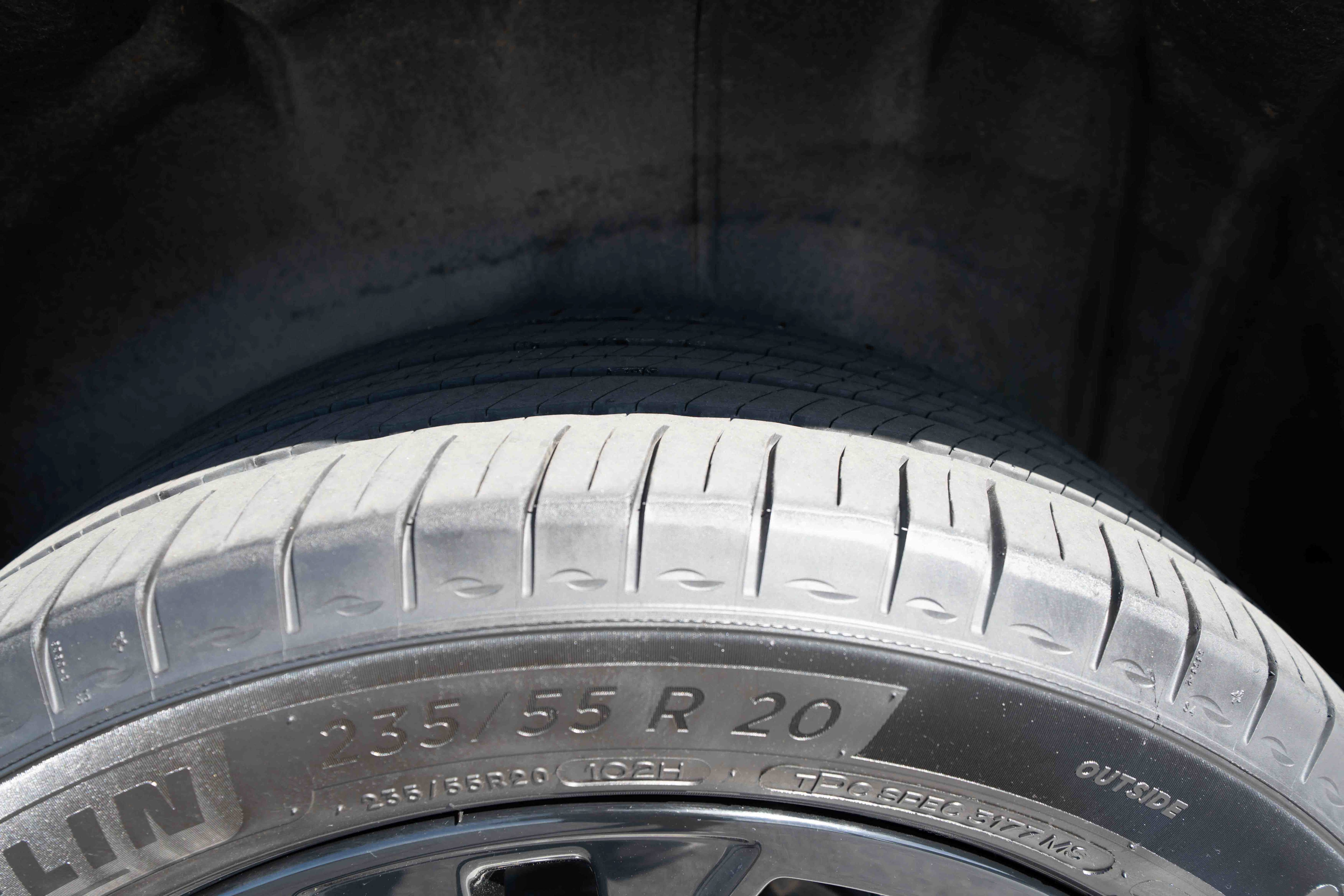 Used 2023 GMC Acadia SLE w/ Elevation Edition FWD image 30