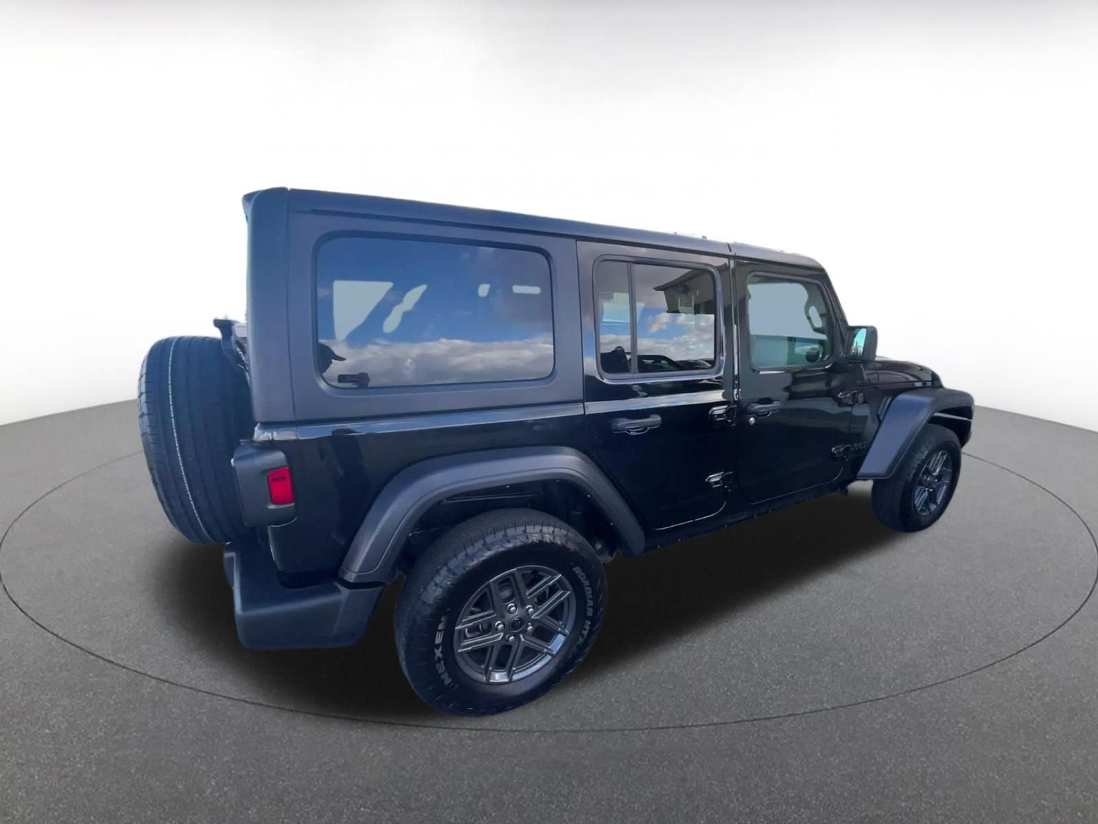Used 2025 Jeep Wrangler Unlimited Sport AWD/4WD image 14