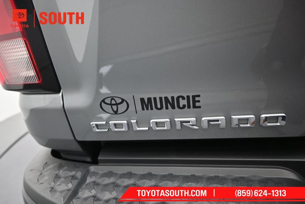 Used 2024 Chevrolet Colorado ZR2 w/ Technology Package AWD/4WD image 35