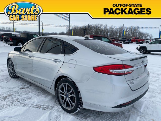 Used 2017 Ford Fusion SE w/ Equipment Group 201A FWD image 4