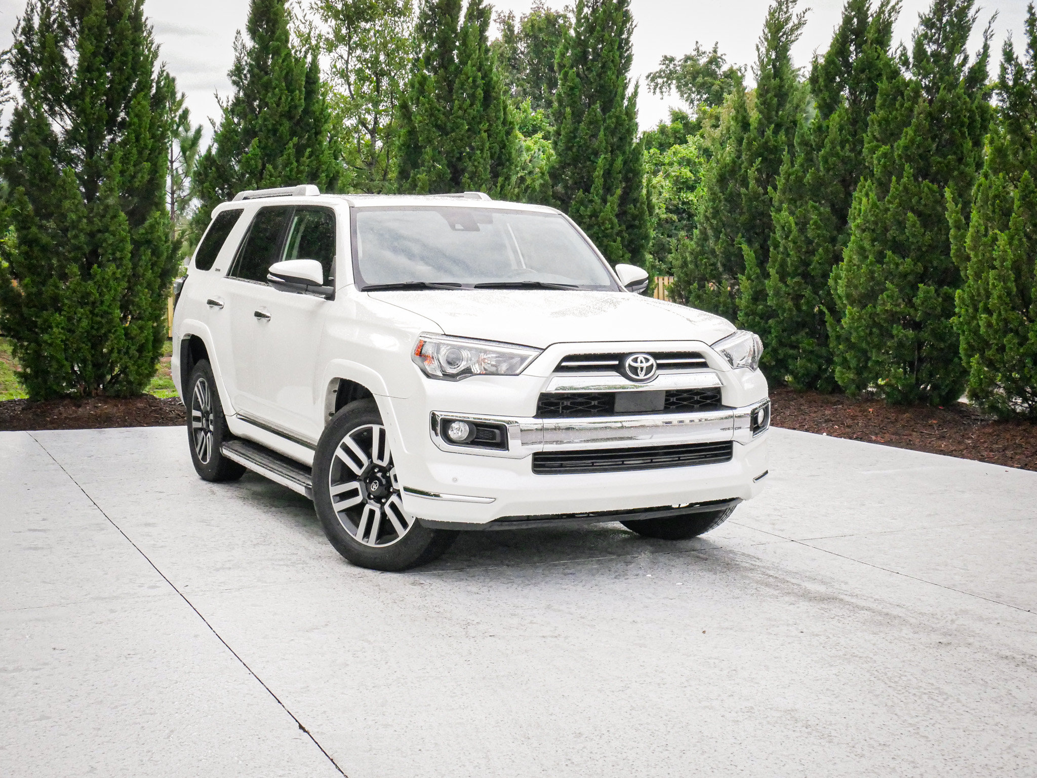 Used 2020 Toyota 4Runner Limited RWD image 2