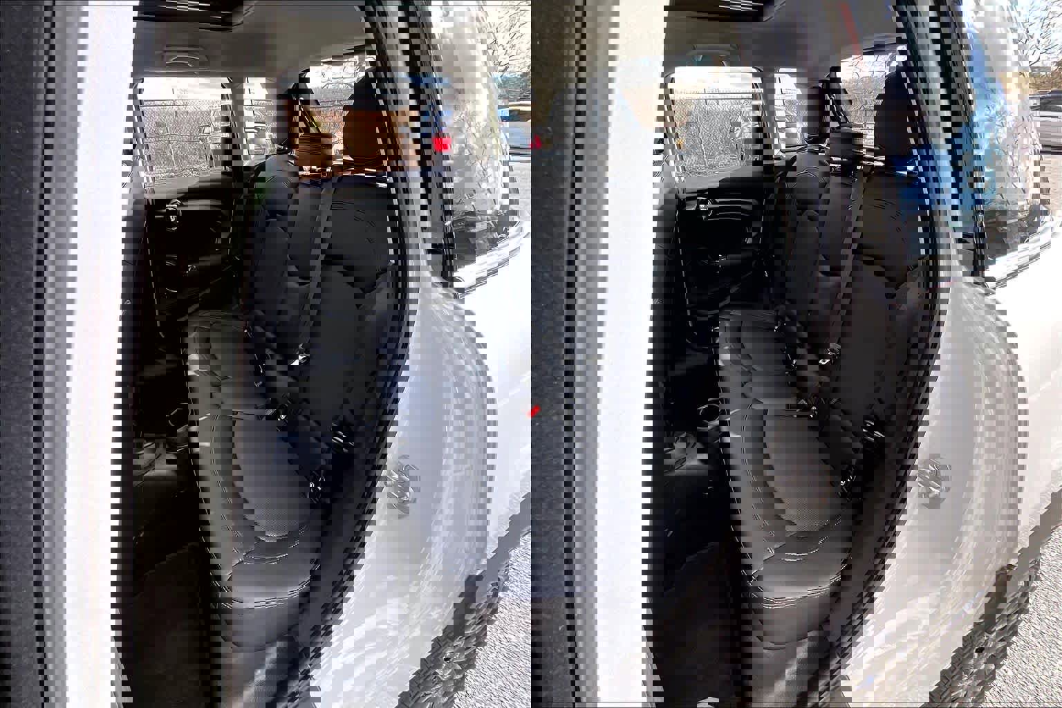 Certified 2022 MINI Cooper 4-Door Hardtop image 21