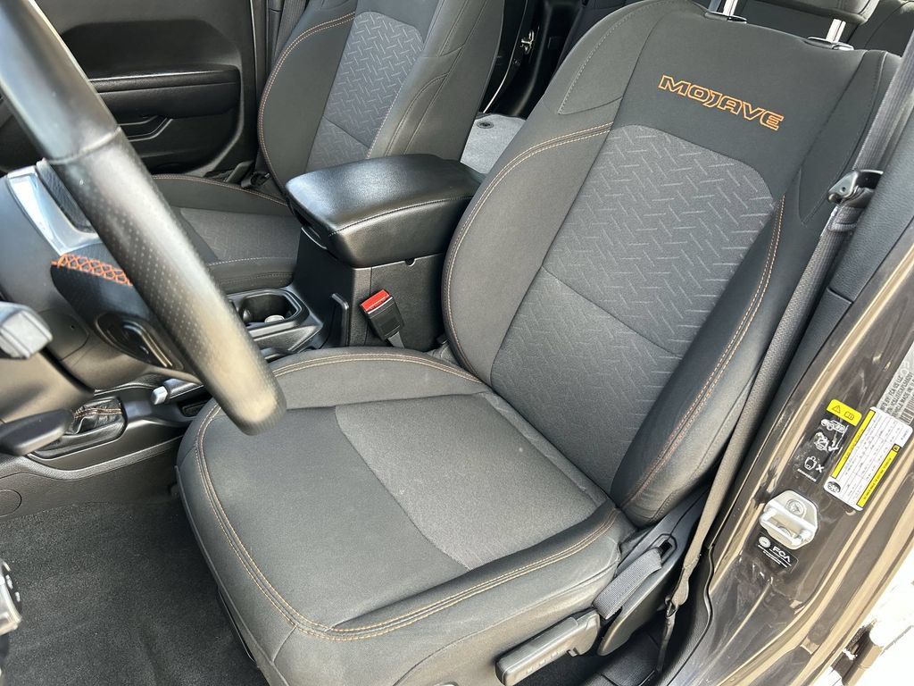Used 2023 Jeep Gladiator Mojave AWD/4WD image 19