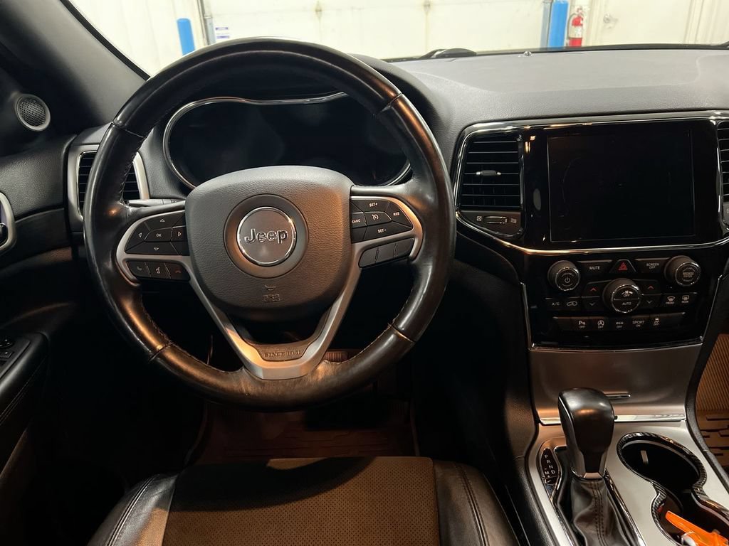 Used 2020 Jeep Grand Cherokee Altitude AWD/4WD image 11