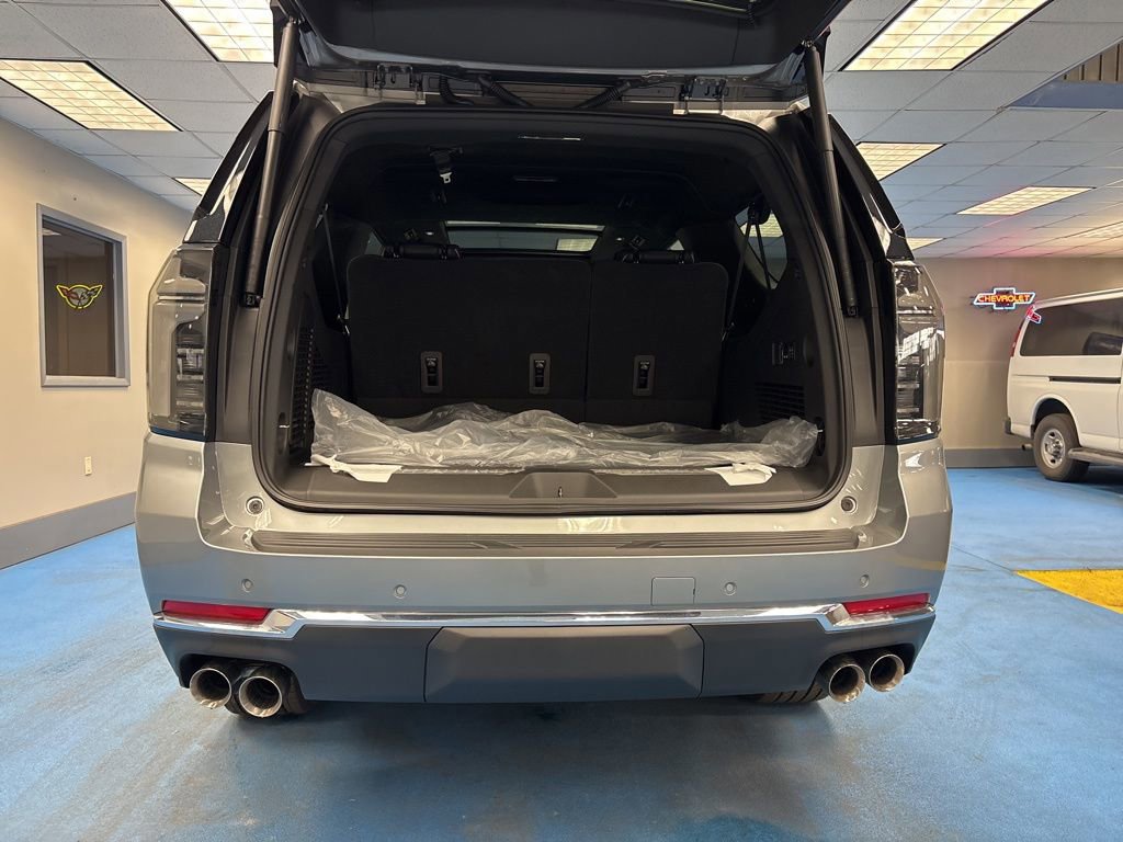 New 2026 Chevrolet Suburban Premier image 8