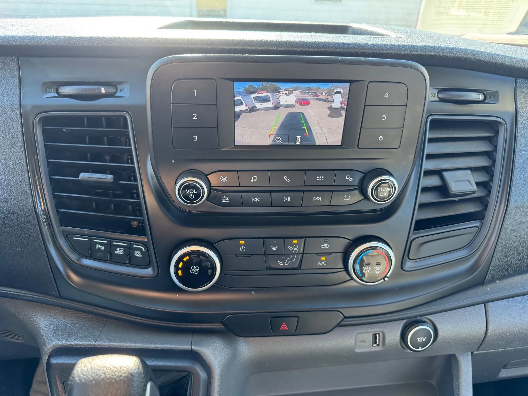 Used 2020 Ford Transit 250 Medium Roof AWD image 19