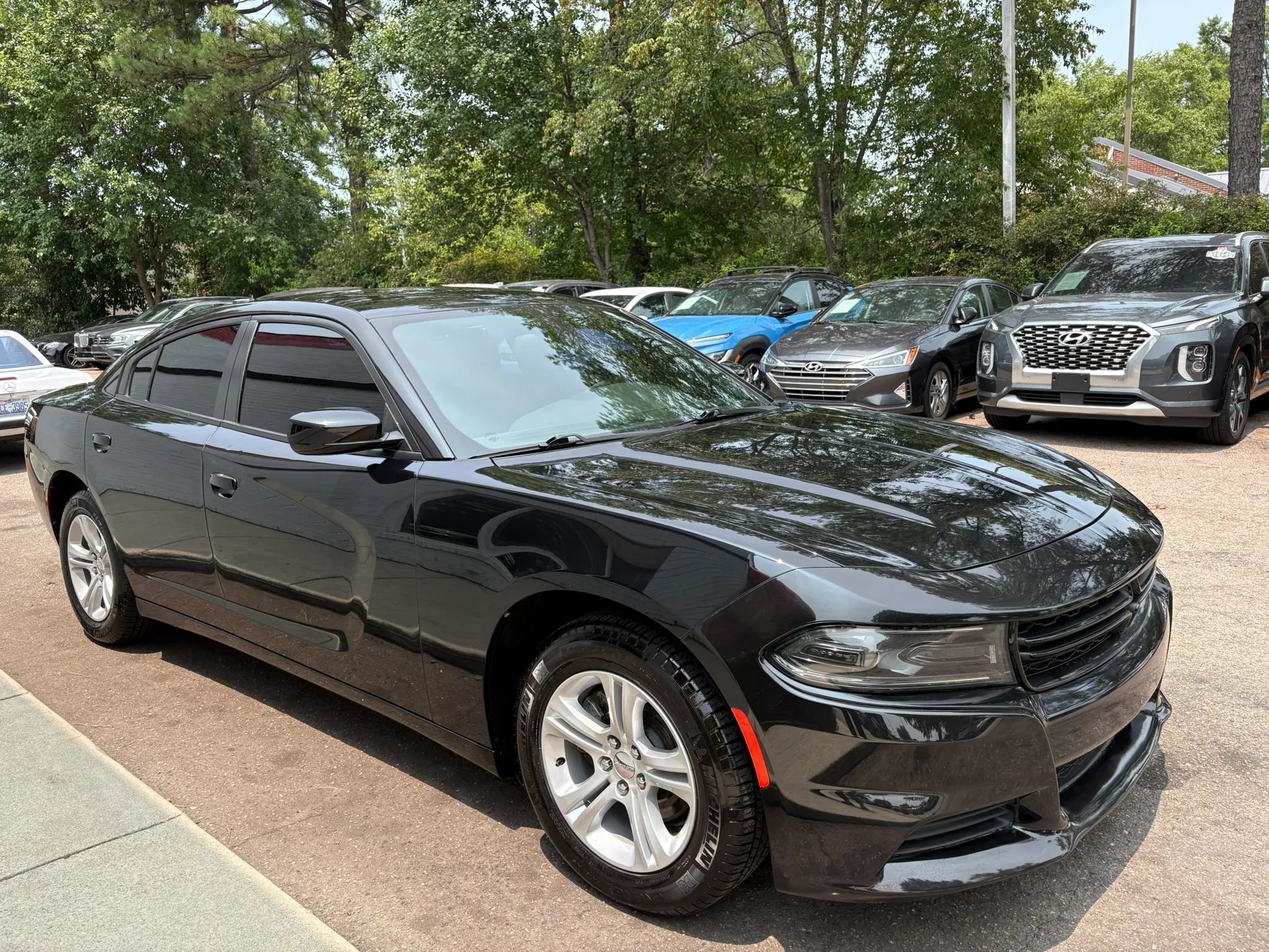 Used 2022 Dodge Charger SXT RWD image 4
