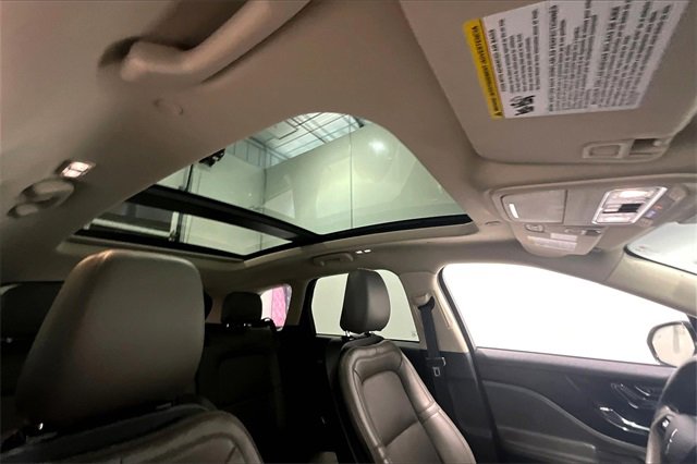 Used 2023 Lincoln Corsair Reserve w/ Equipment Group 201A image 29