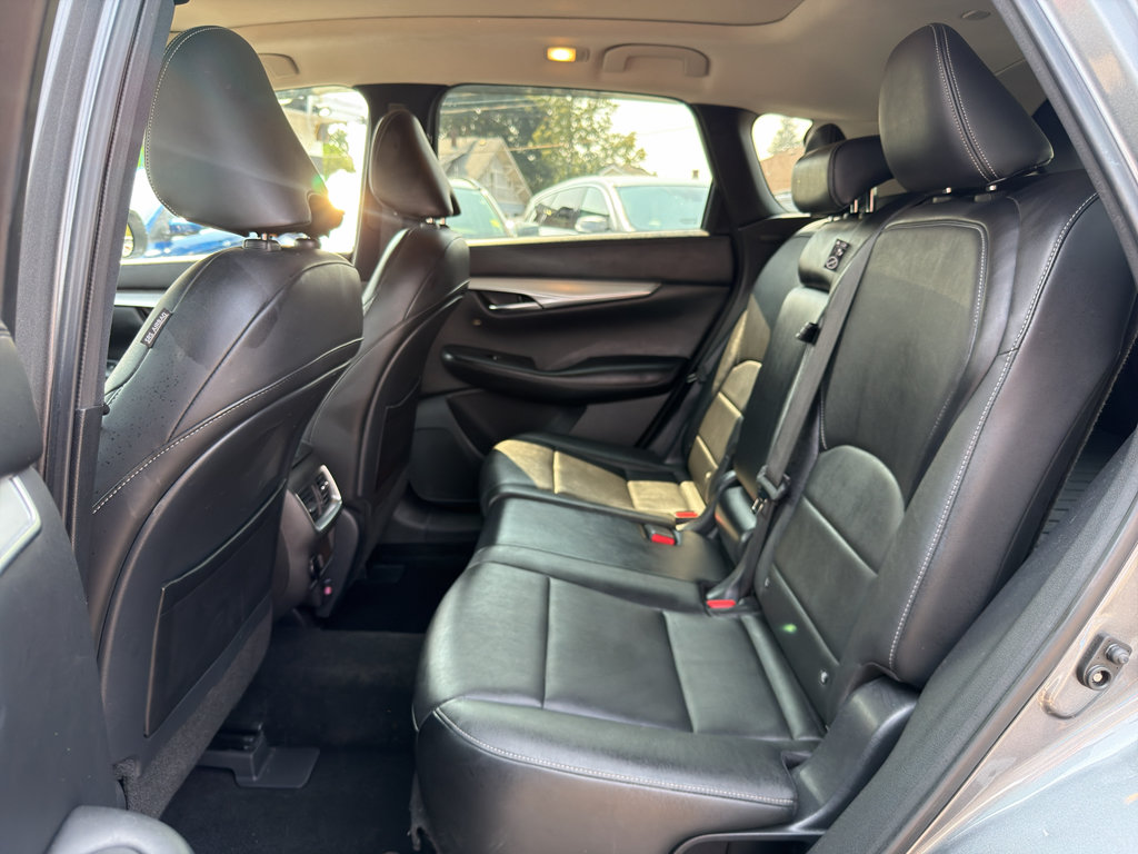Used 2020 INFINITI QX50 Luxe w/ Navigation Package AWD/4WD image 16