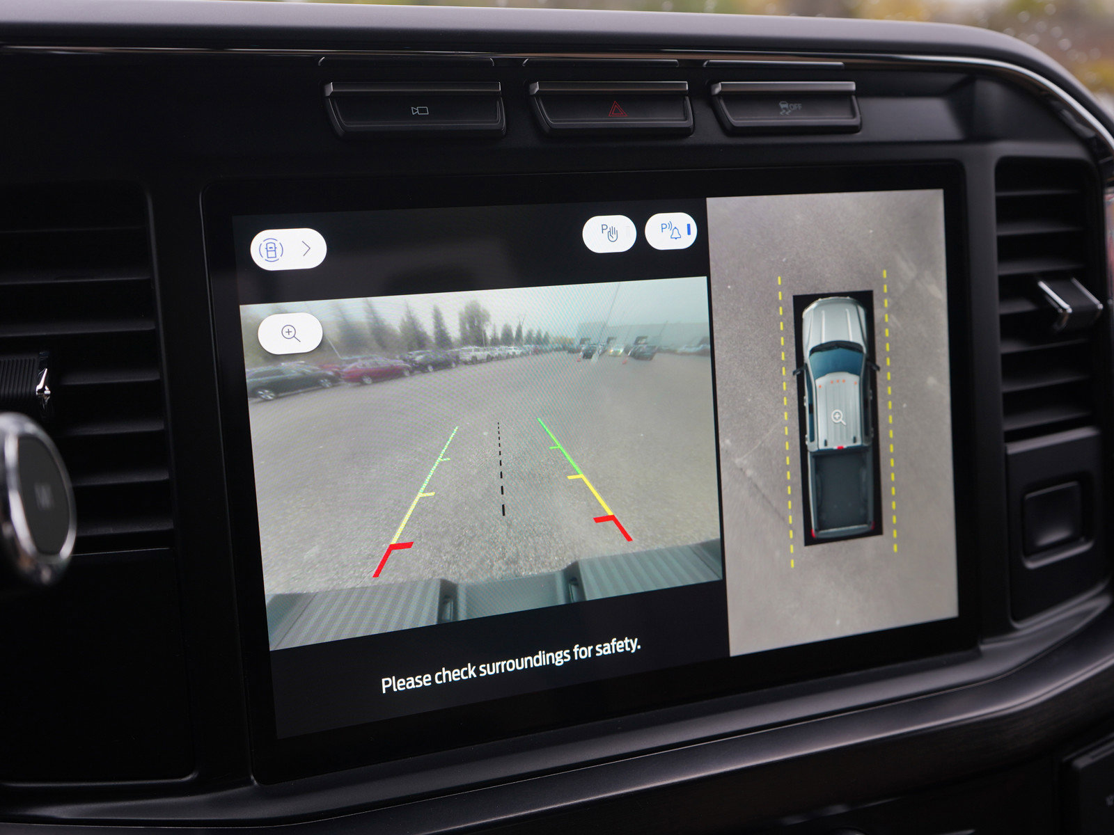 Used 2023 Ford F350 Lariat image 34