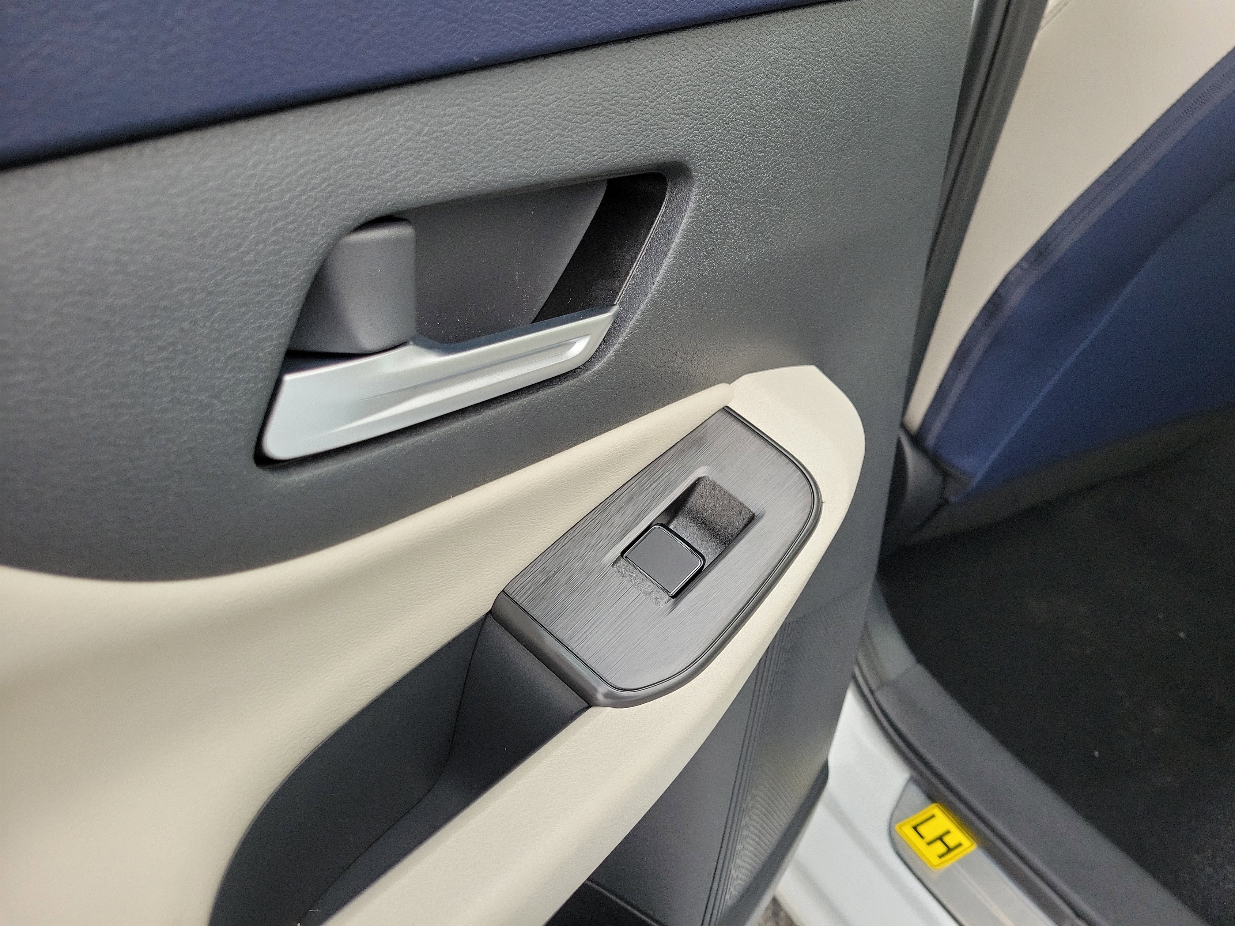 New 2026 Nissan Sentra SL w/ Floor Mat Package FWD image 13
