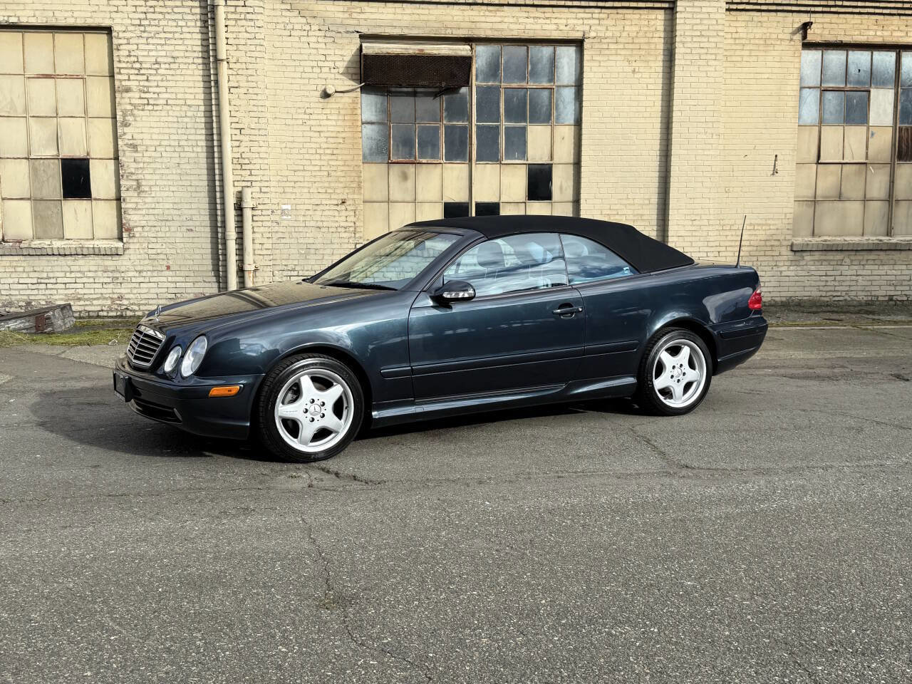 Used 2000 Mercedes-Benz CLK 430 Cabriolet image 3