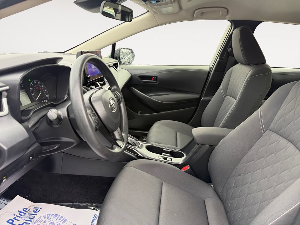 Used 2023 Toyota Corolla LE w/ LE Convenience Package FWD image 9