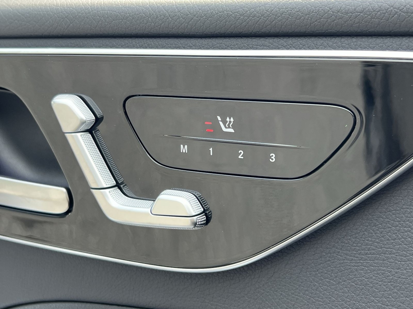 New 2026 Mercedes-Benz C 300 4MATIC Sedan image 40