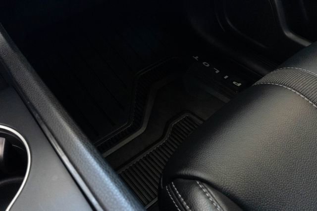 Used 2025 Honda Pilot EX-L image 33