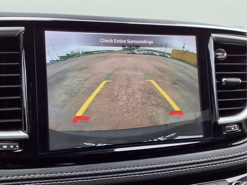 Used 2024 Chrysler Pacifica Limited FWD image 11