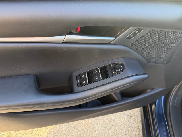 Used 2022 MAZDA MAZDA3 s FWD image 19