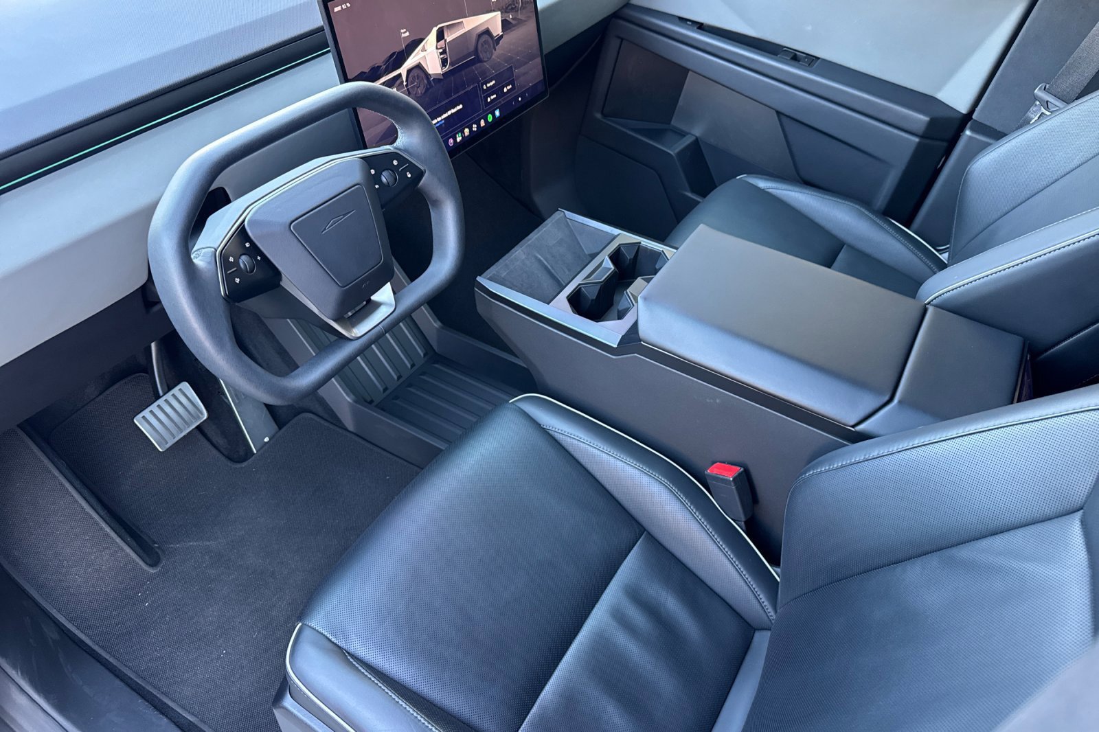 Used 2025 Tesla Cybertruck AWD Crew Cab image 13