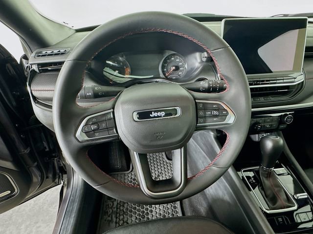 Used 2024 Jeep Compass Trailhawk w/ Sun and Sound Group AWD/4WD image 15