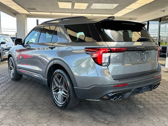 Used 2025 Ford Explorer ST AWD/4WD image 35
