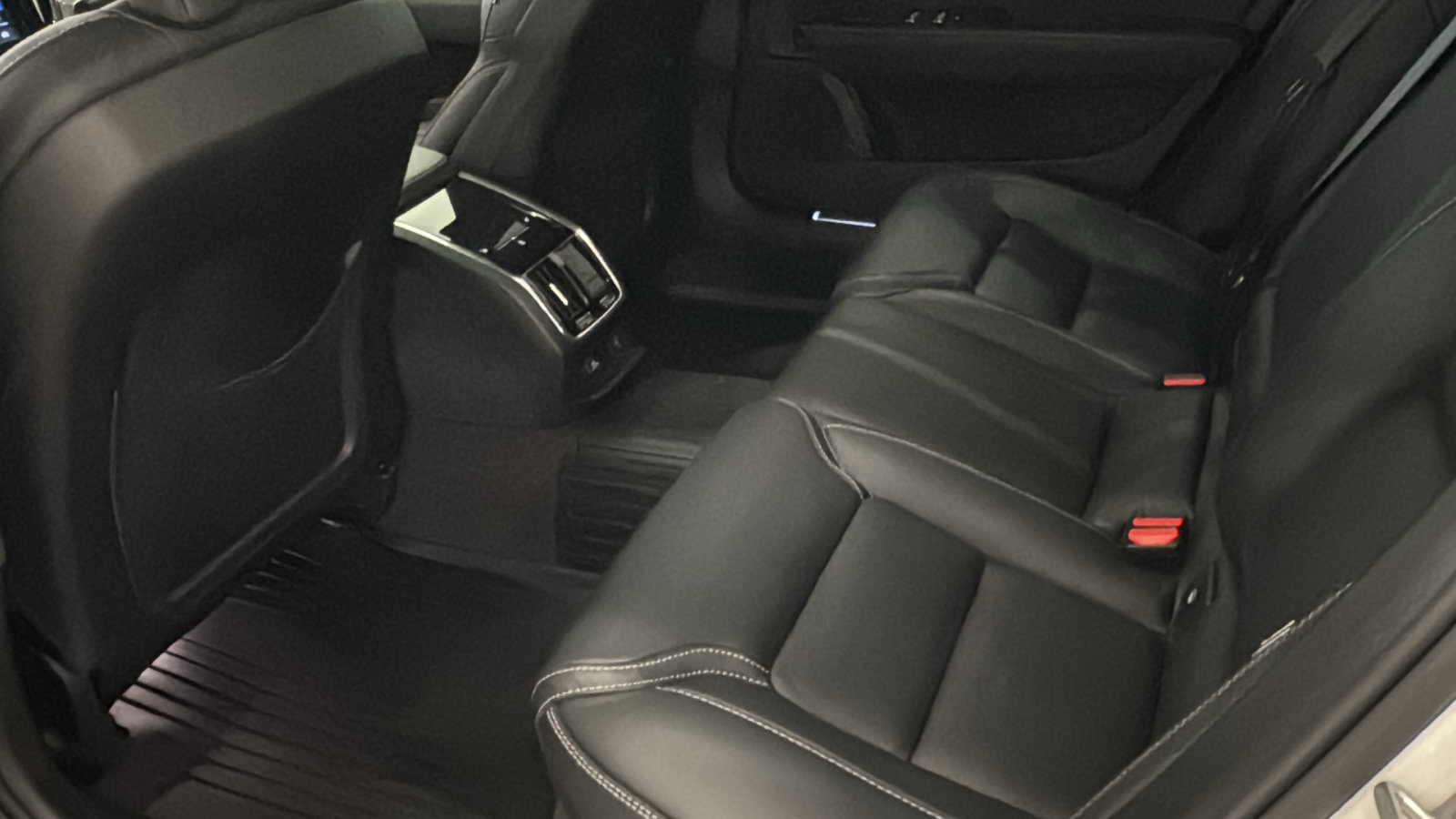 Certified 2023 Volvo S90 B6 Ultimate AWD/4WD image 28