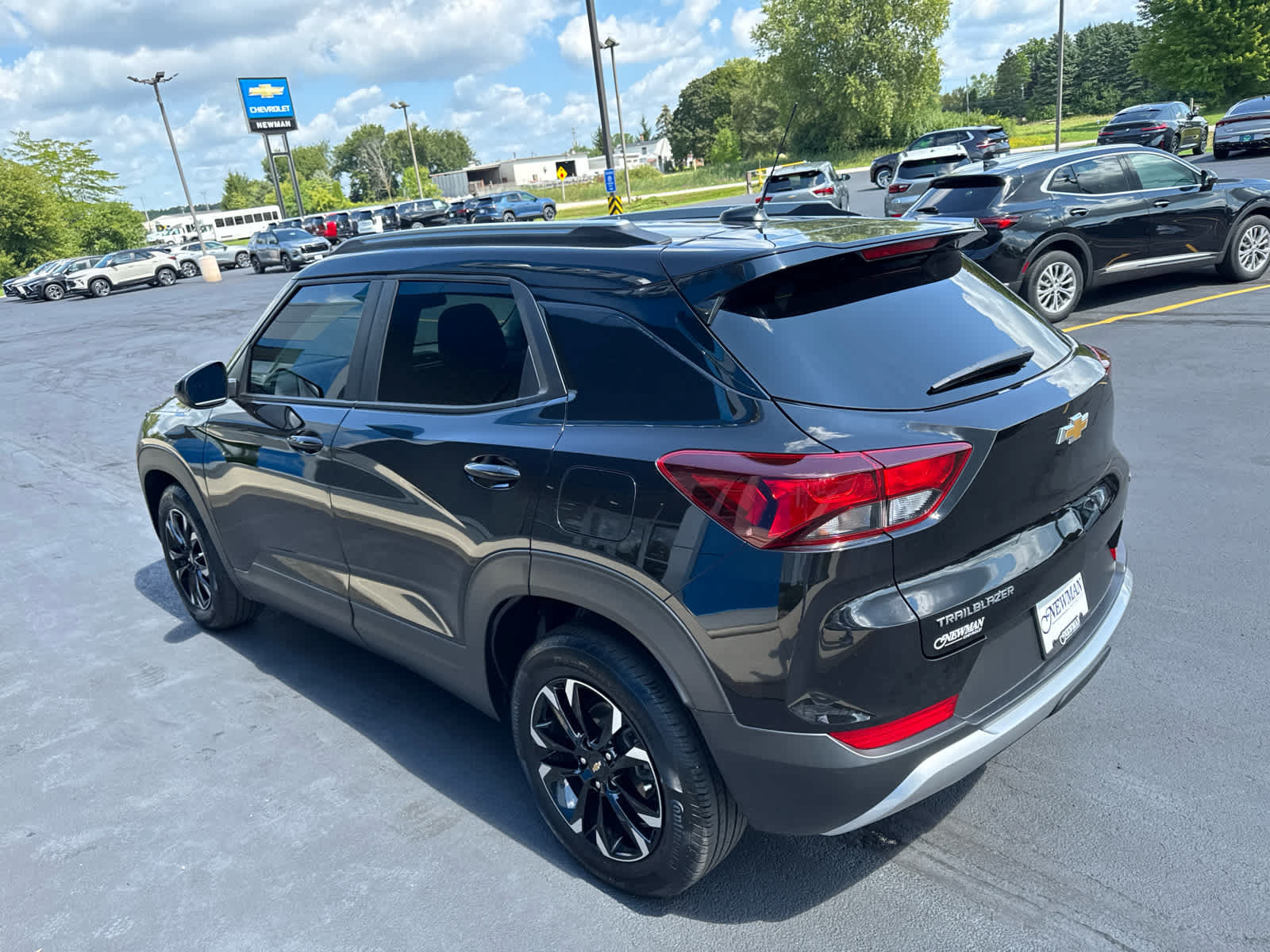 Used 2023 Chevrolet TrailBlazer LT FWD image 9