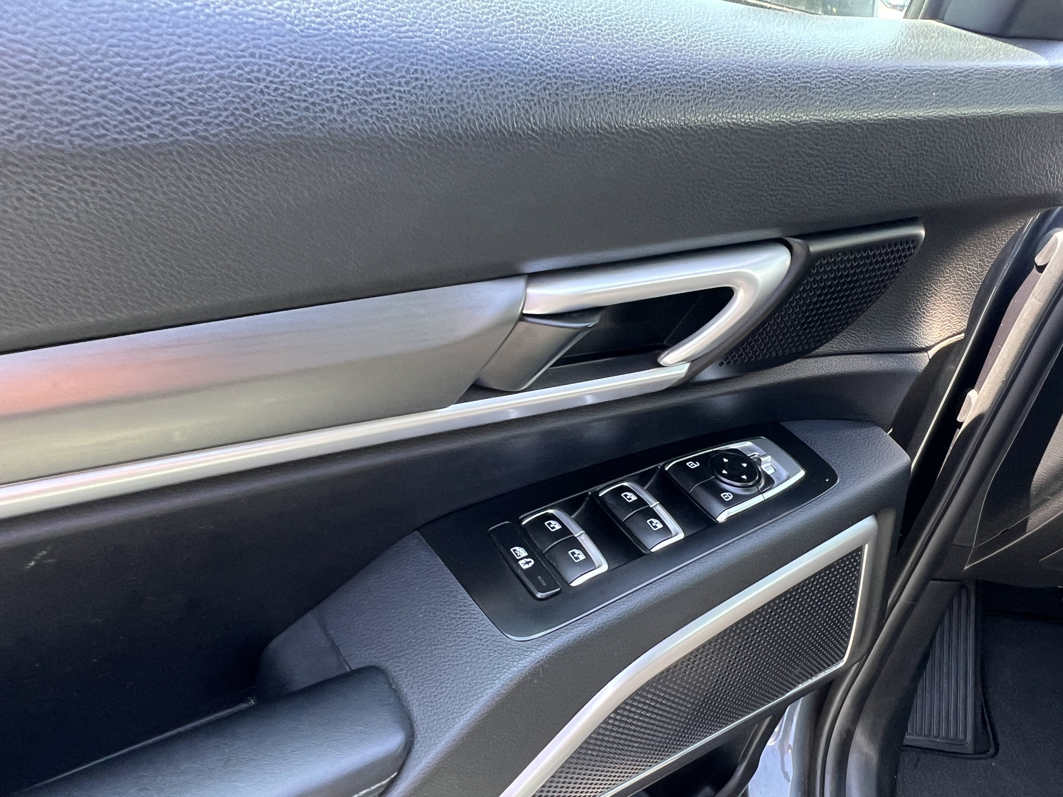 Certified 2022 Kia Telluride LX FWD image 24