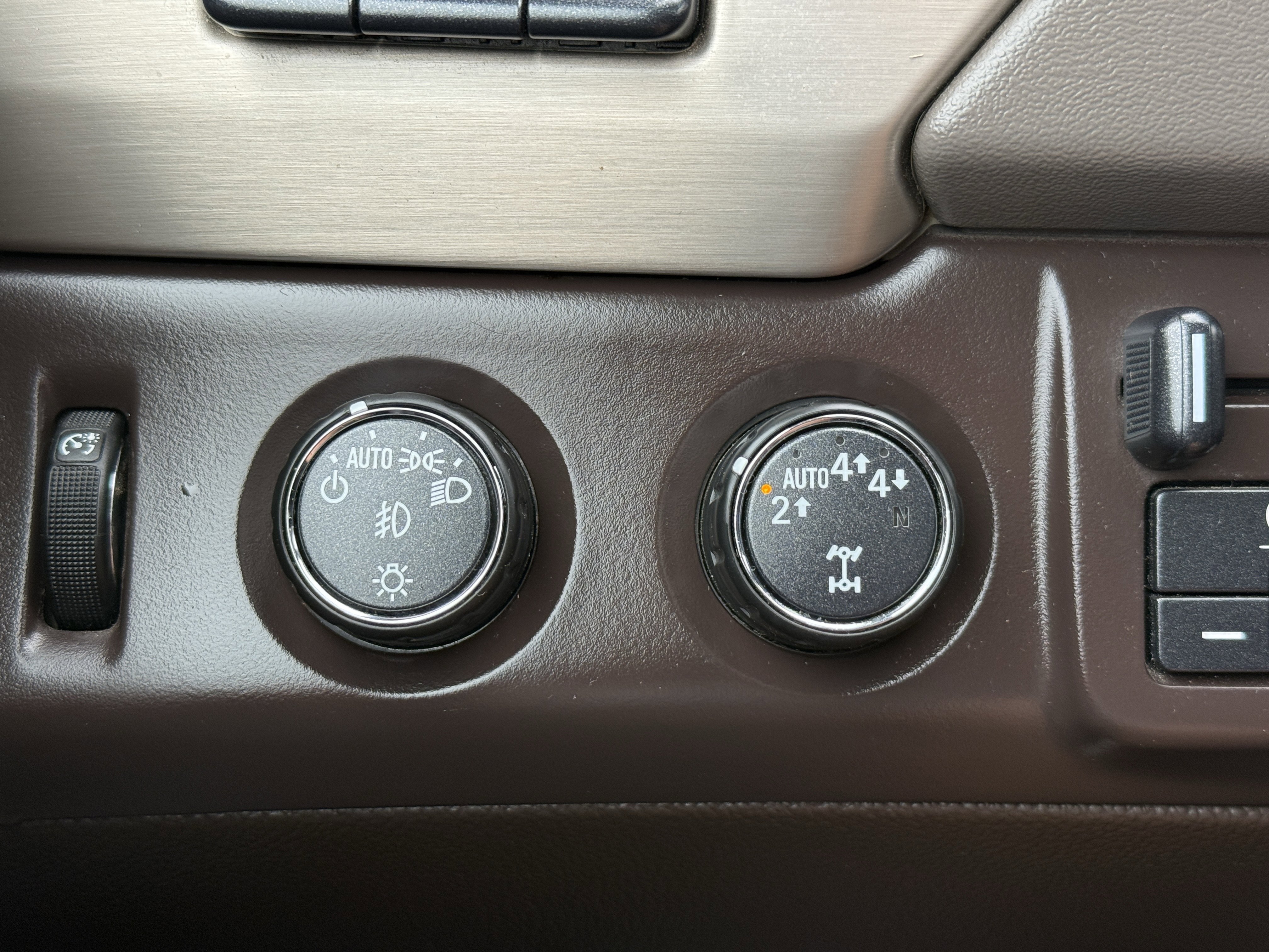 Used 2017 GMC Yukon XL Denali w/ Open Road Package image 39