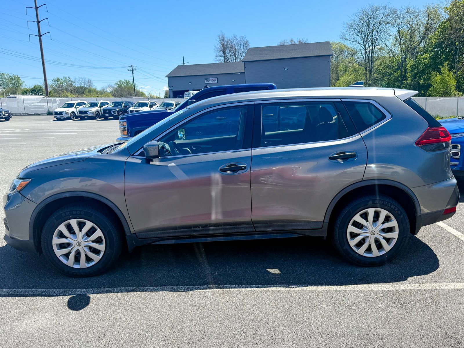 Used 2018 Nissan Rogue S AWD/4WD image 4
