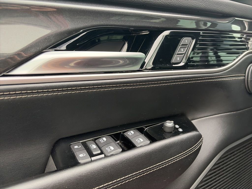 Used 2022 Jeep Wagoneer Series I w/ Convenience Group I AWD/4WD image 12