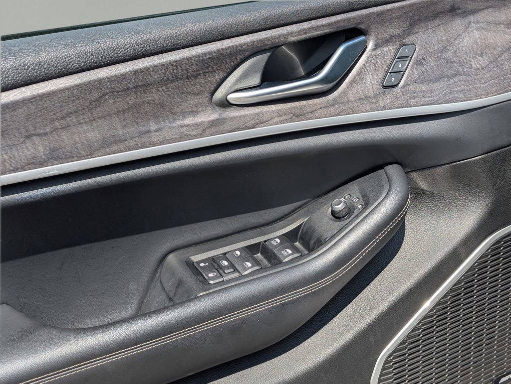 Used 2022 Jeep Grand Cherokee L Limited image 15