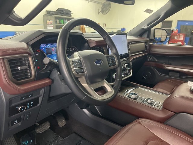 Used 2023 Ford Expedition Max Limited image 14