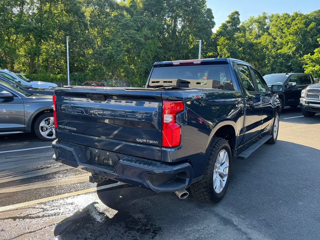 Used 2020 Chevrolet Silverado 1500 Custom w/ Custom Value Package AWD/4WD image 4