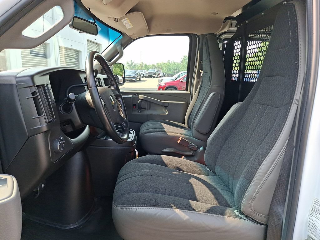 Used 2024 Chevrolet Express 2500 w/ Driver Convenience Package RWD image 17