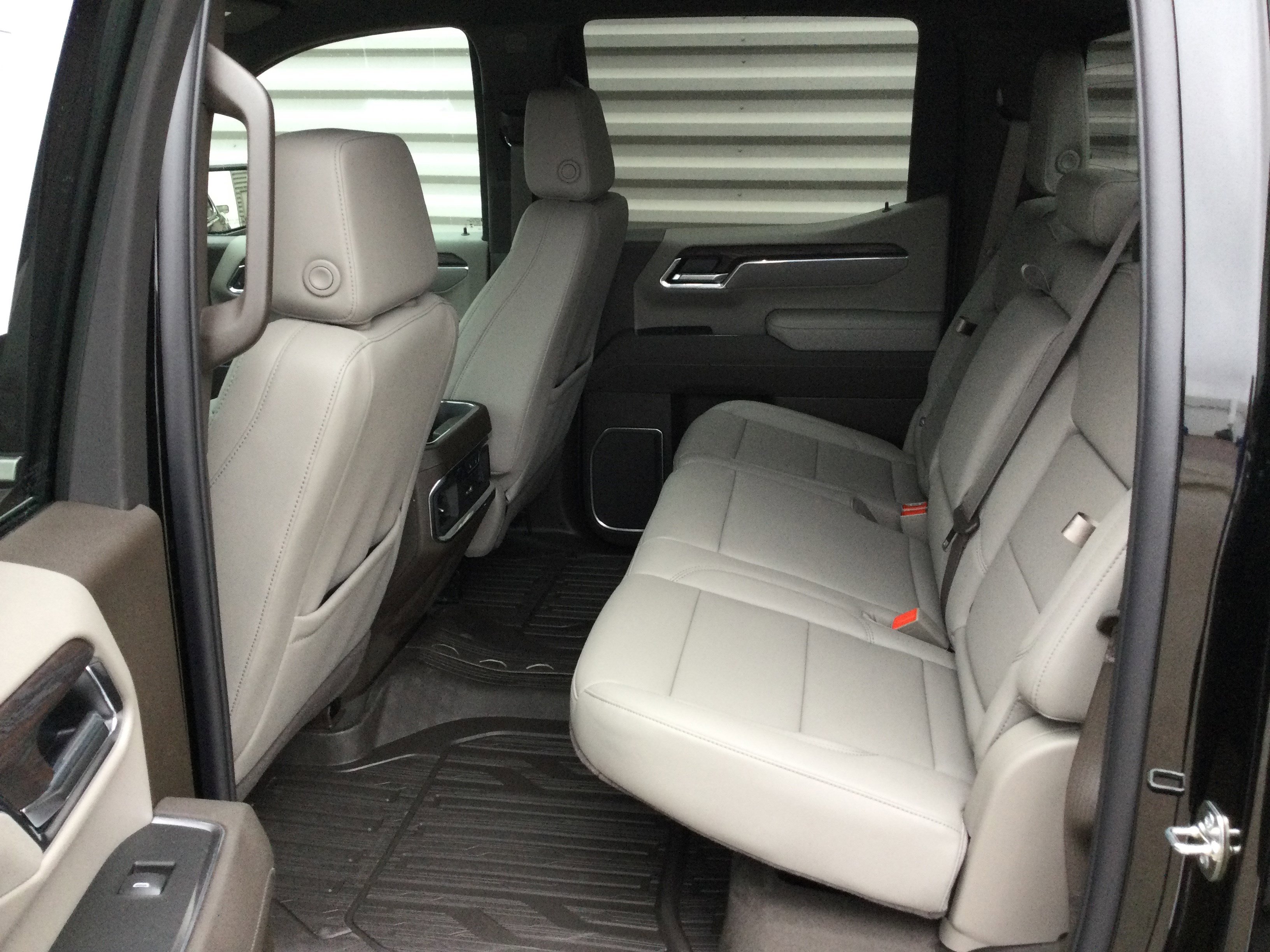 New 2026 GMC Sierra 1500 SLT w/ SLT Premium Plus Package image 8