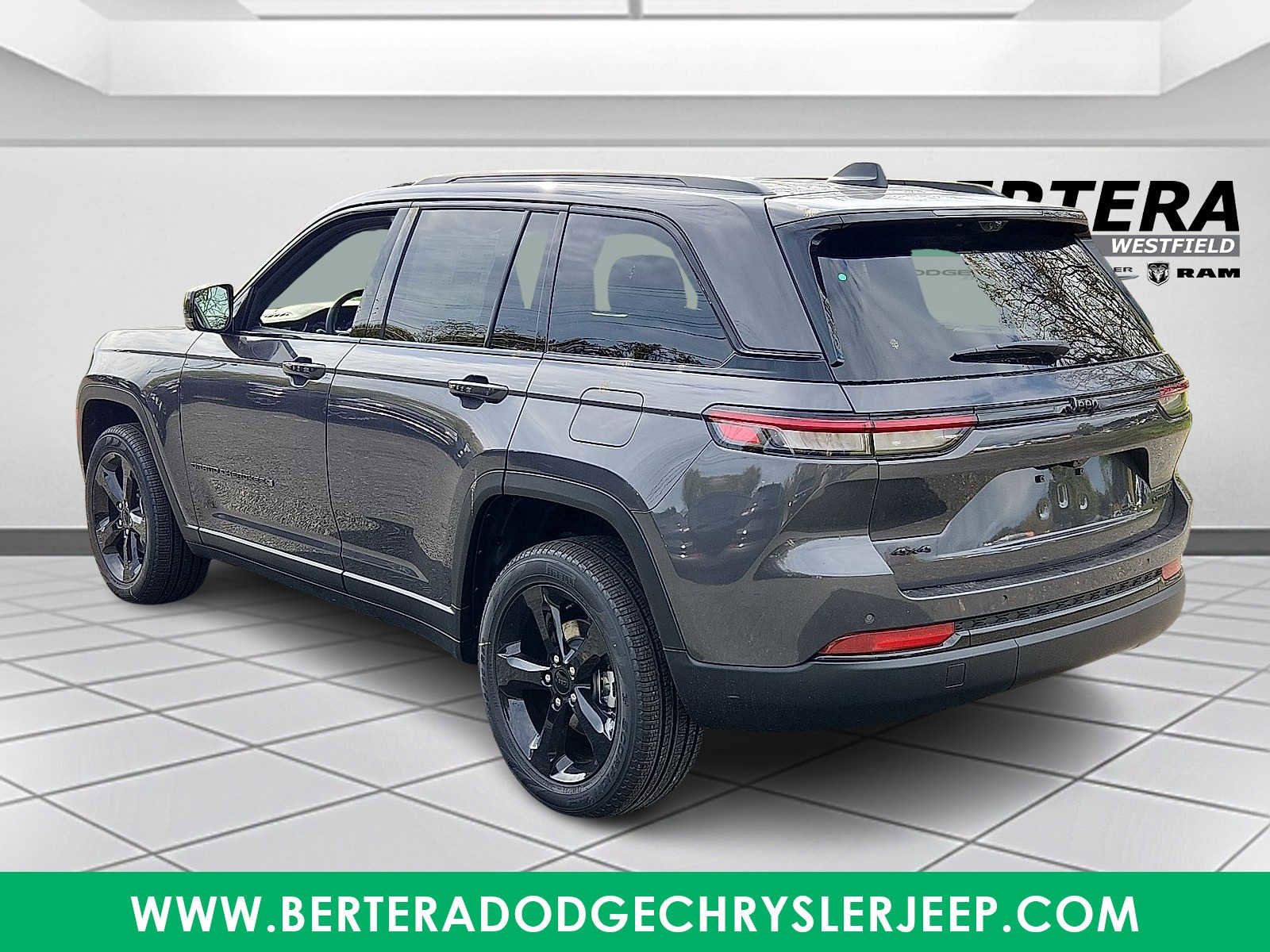 New 2025 Jeep Grand Cherokee Limited w/ Luxury Tech Group II image 3