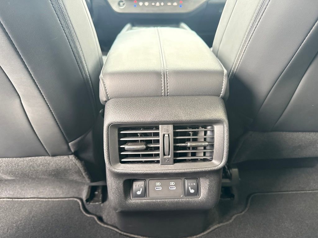 Used 2025 Nissan Murano Platinum w/ Cargo Package image 11