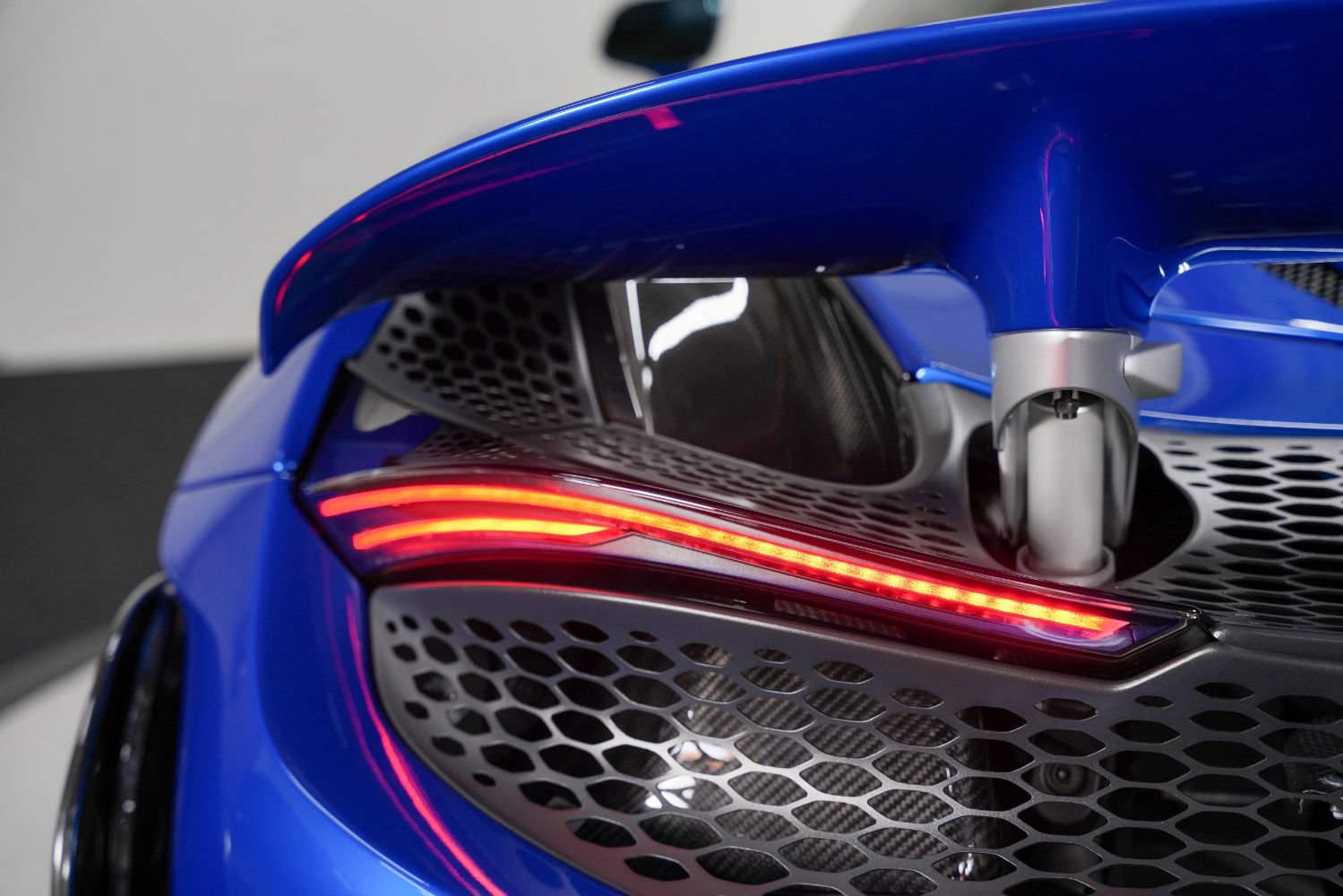 Used 2022 McLaren 765LT RWD image 24
