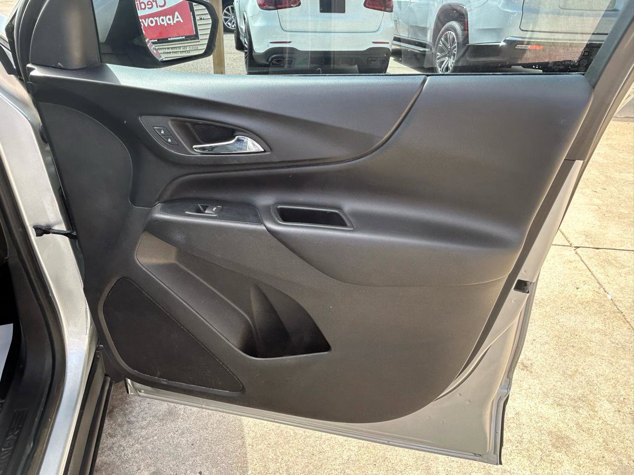 Used 2019 Chevrolet Equinox LT AWD/4WD image 16