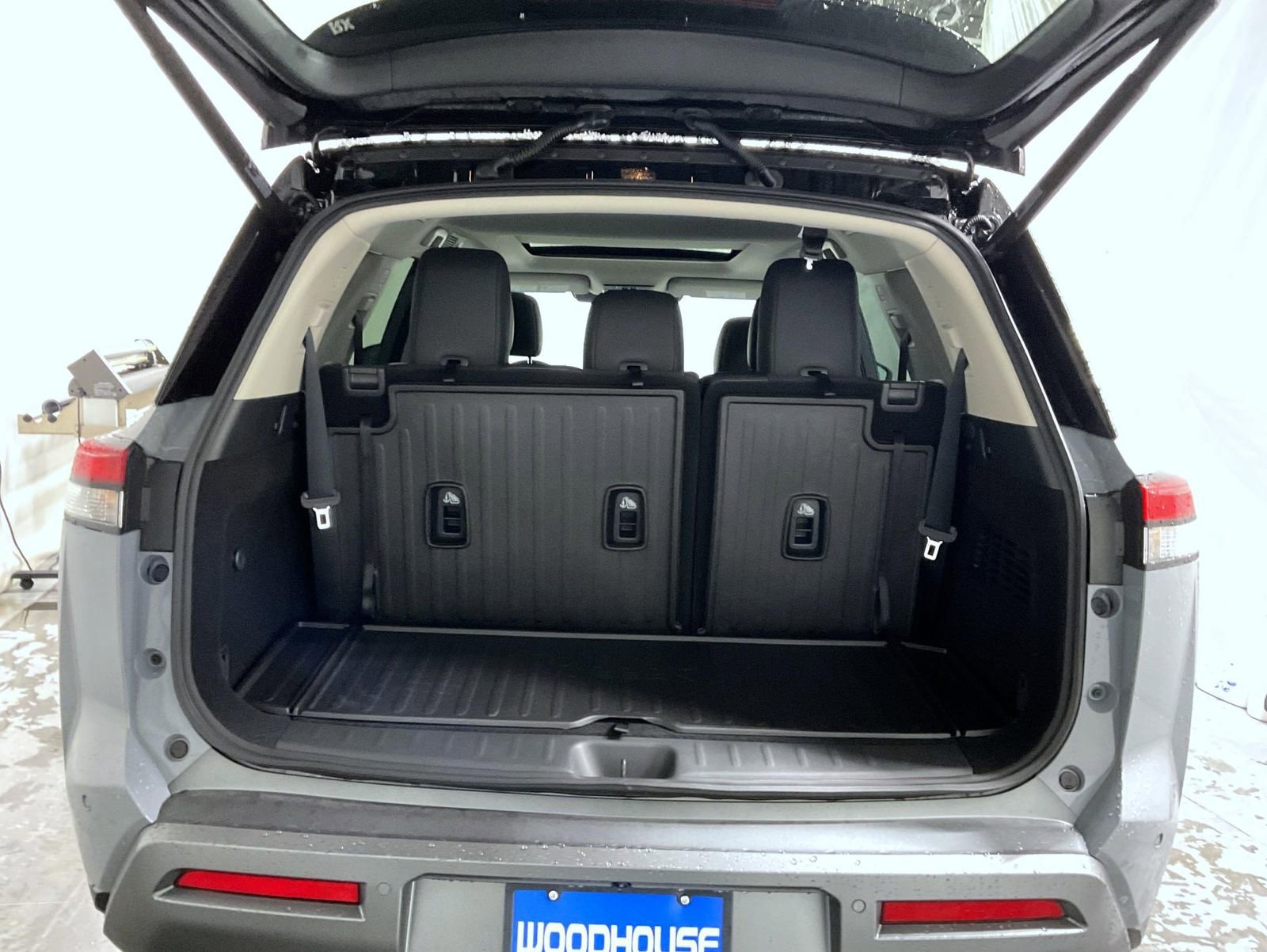 New 2026 Nissan Pathfinder Platinum AWD/4WD image 9