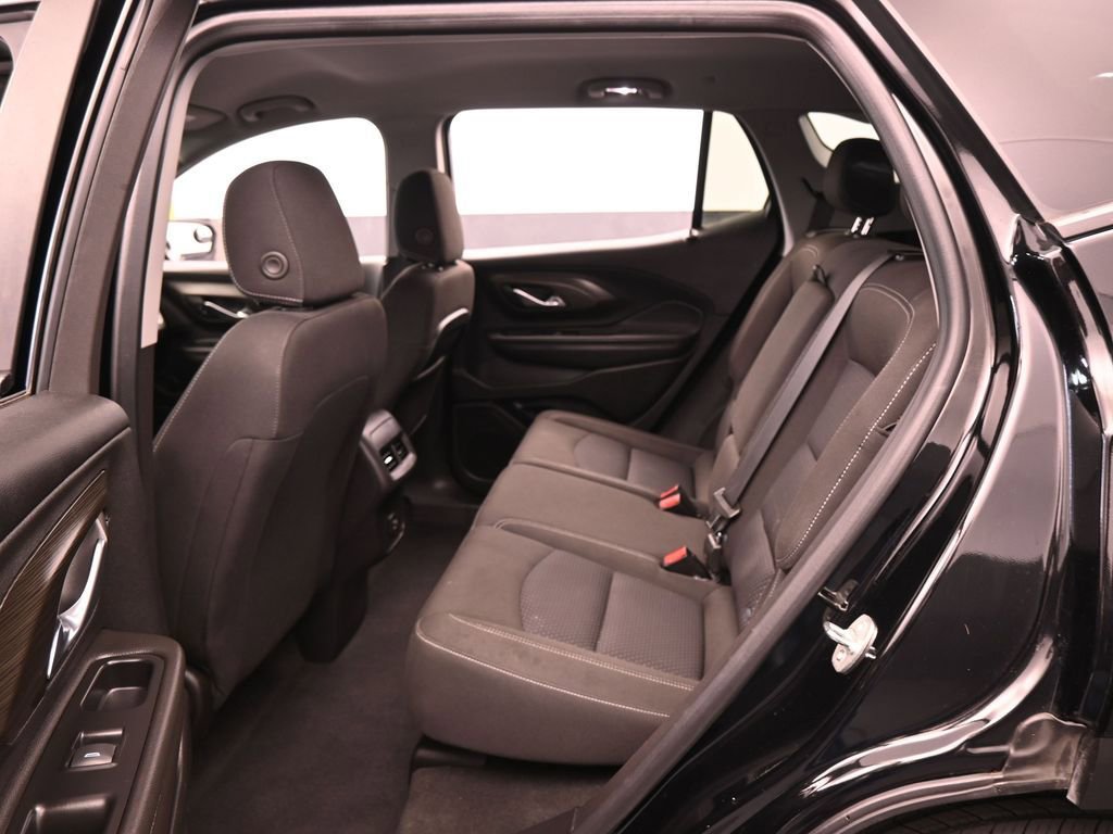 Used 2023 GMC Terrain SLE image 28