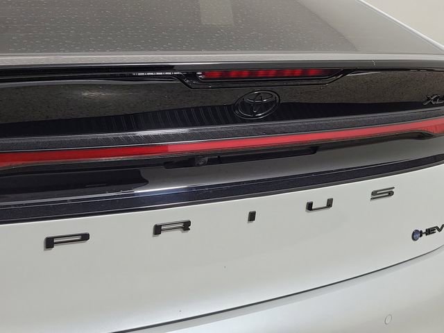 Used 2025 Toyota Prius image 9
