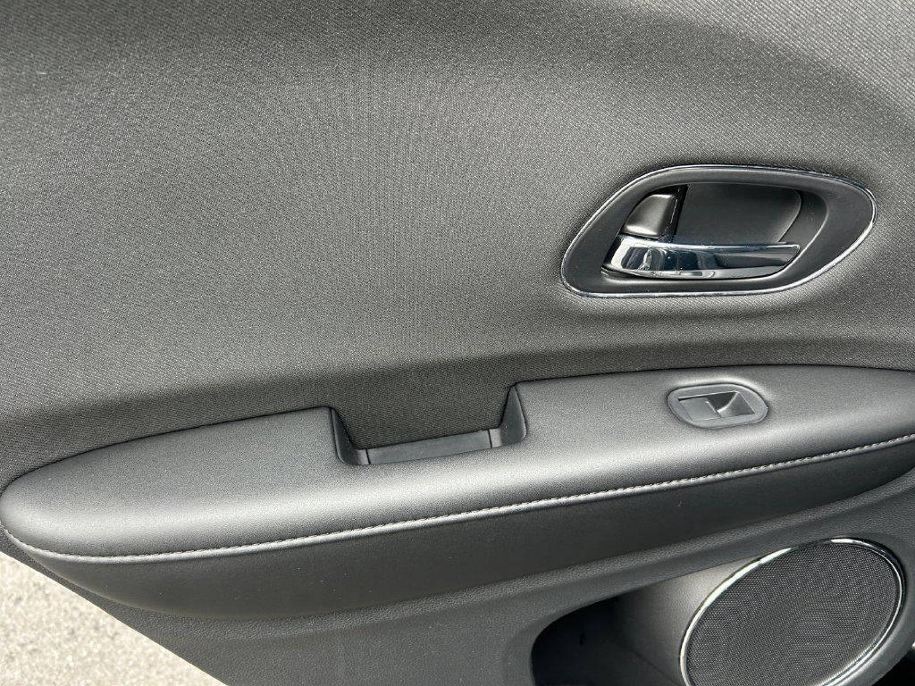 Used 2021 Honda HR-V EX image 18