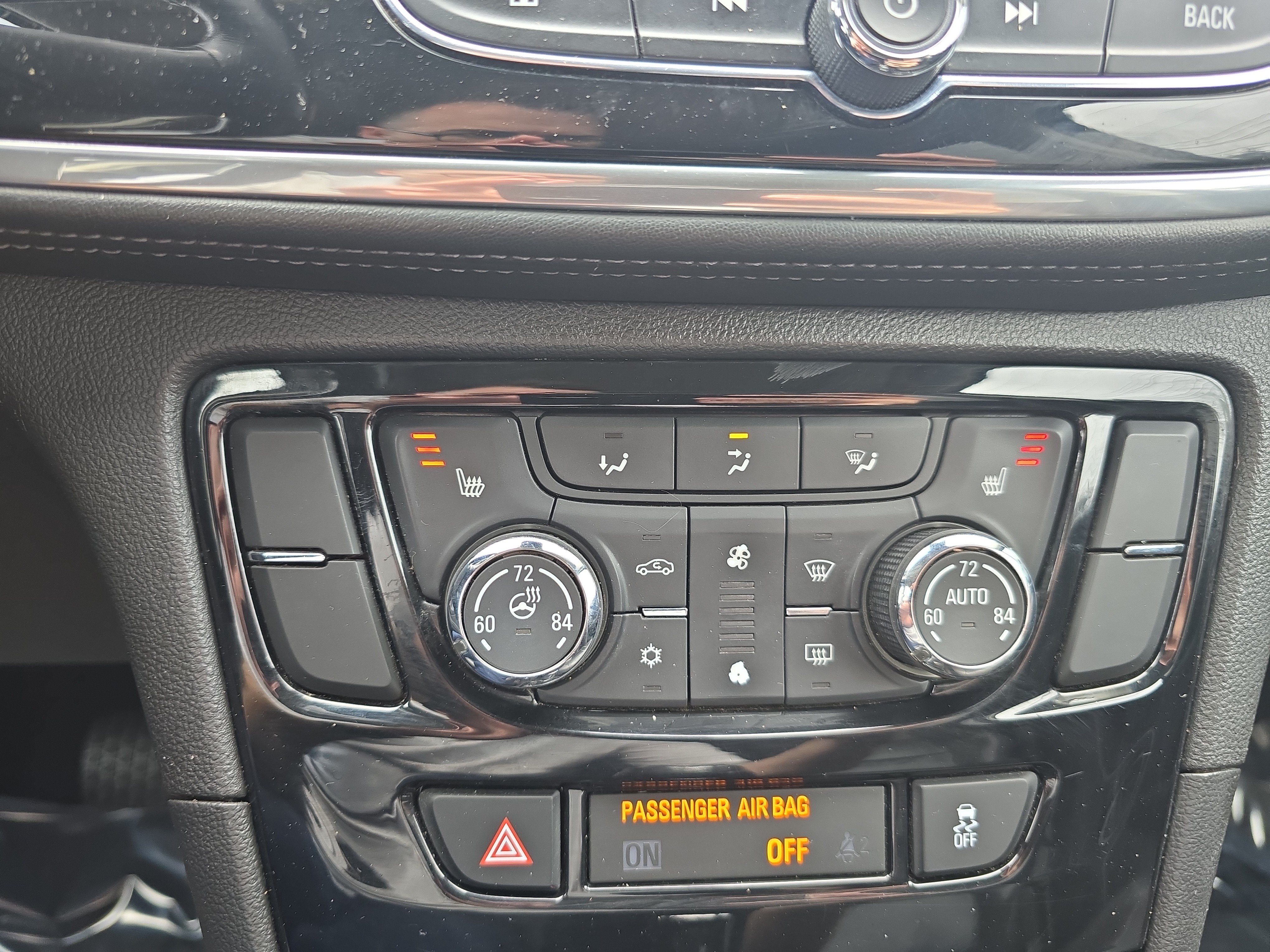 Used 2019 Buick Encore Essence AWD/4WD image 13