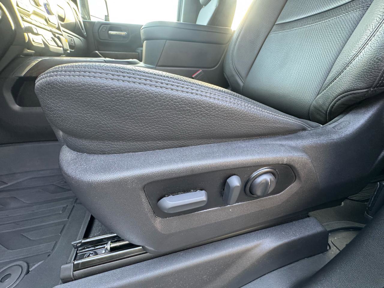 Used 2022 GMC Sierra 2500 Denali AWD/4WD image 25