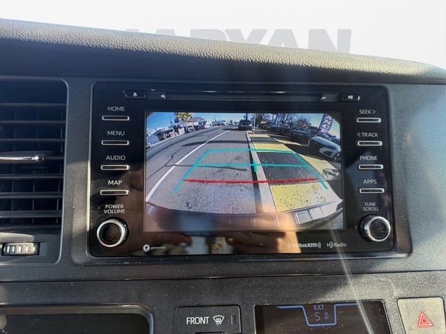 Used 2019 Toyota Sienna LE w/ Carpet Mat Package image 21